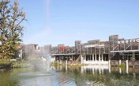 Ibis Bourg Jasseron/Teyssonge